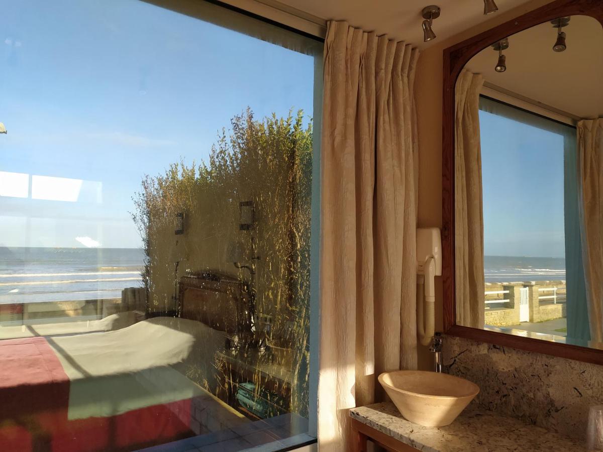 Gites "Plage" Ou "Pieds Dans L'Eau" En Front De Mer A Asnelles , 3Km D'Arromanches, 10Km De Bayeux ภายนอก รูปภาพ