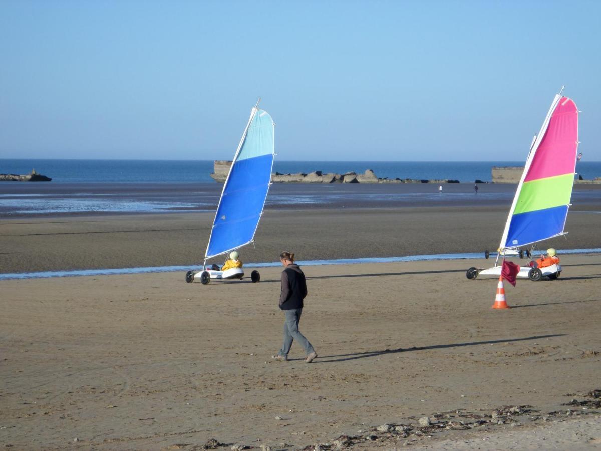 Gites "Plage" Ou "Pieds Dans L'Eau" En Front De Mer A Asnelles , 3Km D'Arromanches, 10Km De Bayeux ภายนอก รูปภาพ